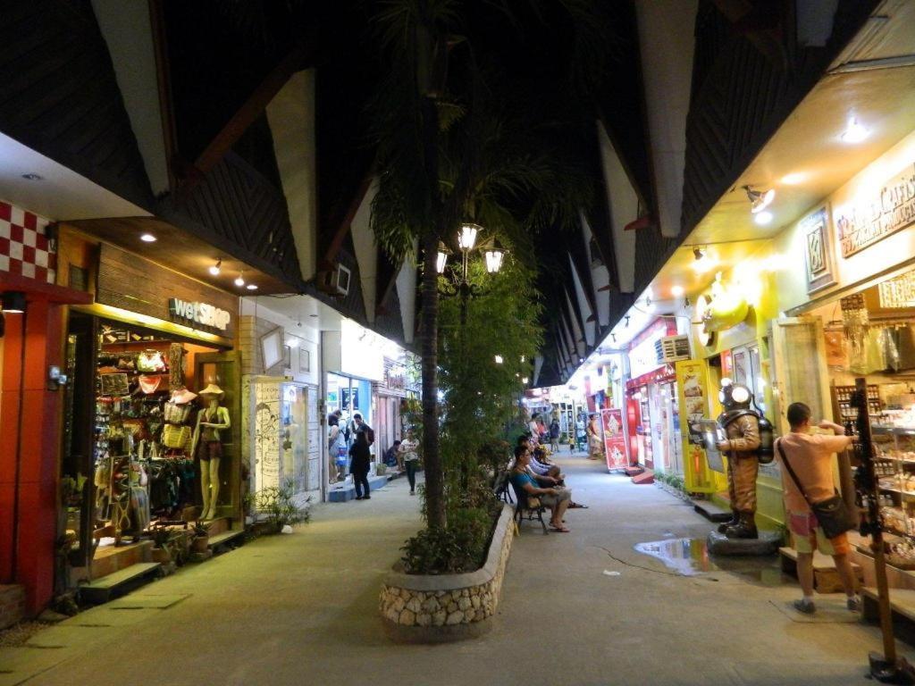 Fat Jimmy'S Hotel Boracay Balabag  Екстериор снимка